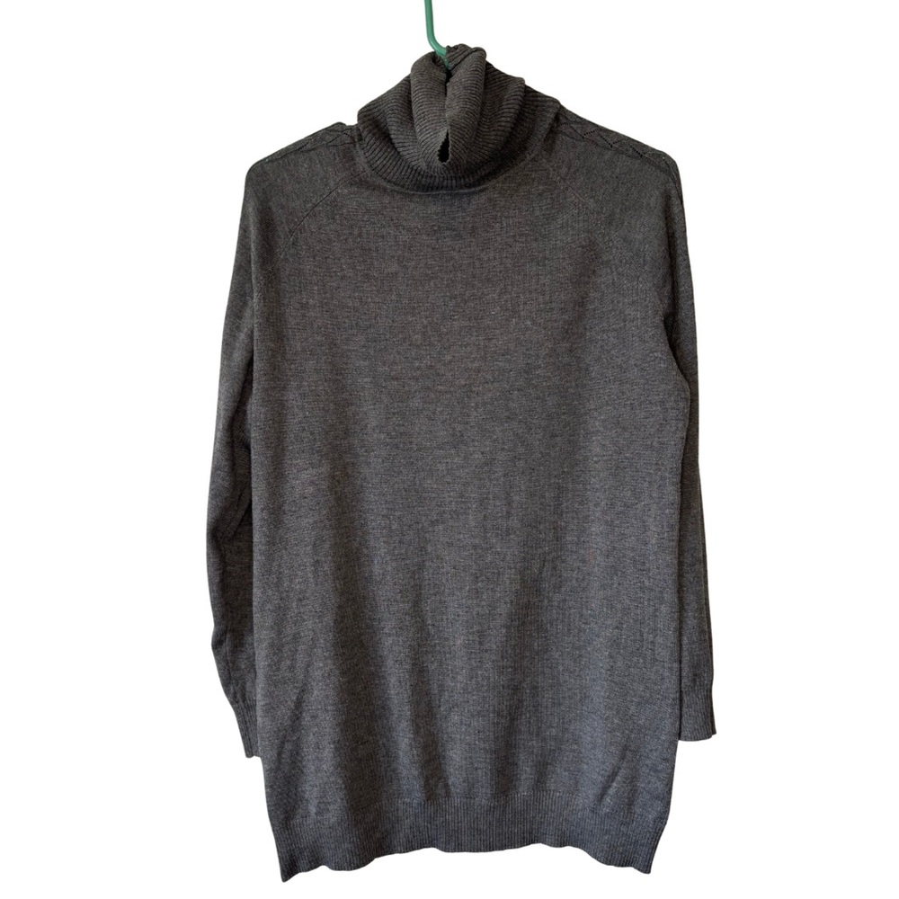 3/$20 Carolyn Taylor Gray Long Sleeve Knit  Turtleneck Tunic
